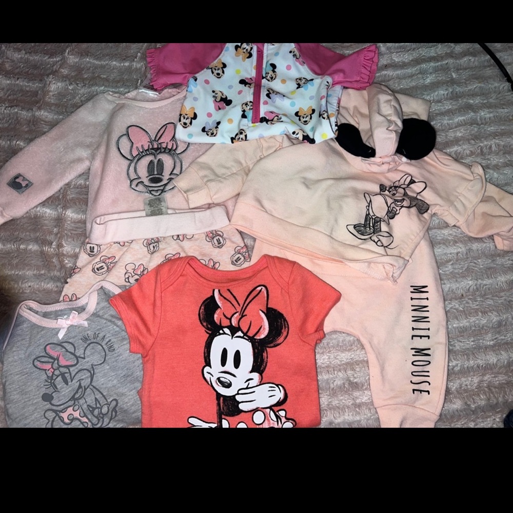 Minnie Mouse clothes